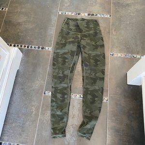 Size S Green Camo Leggings